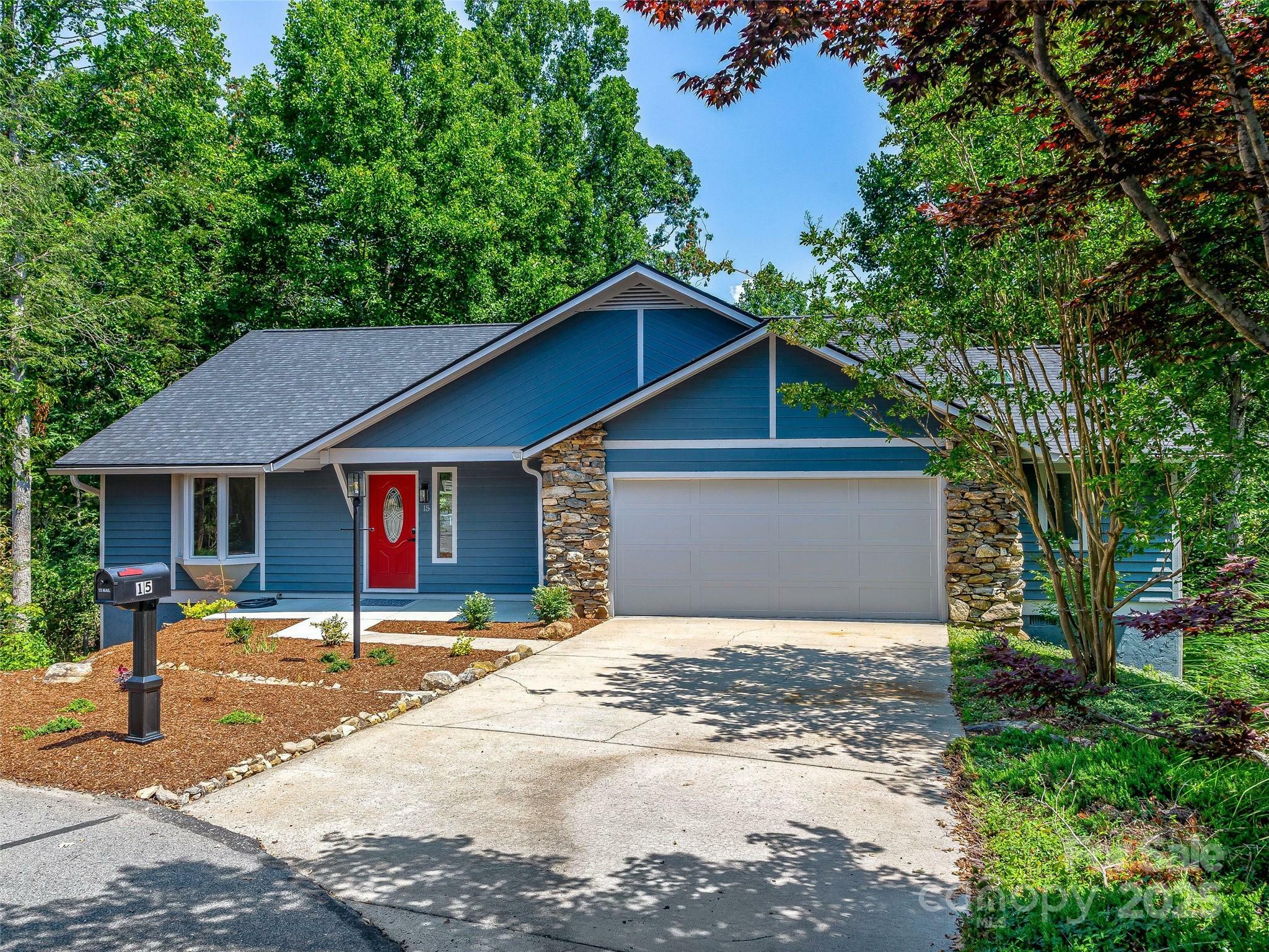 15 Josie Lane  Asheville NC 28804 photo