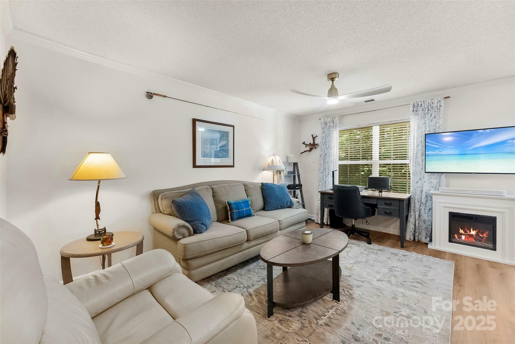 Property Photo: 9977 Reindeer Way Lane NC 28216