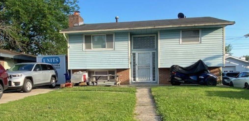 Property Photo: 3855 Halsey Place OH 43228