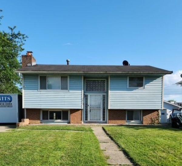 Property Photo: 3855 Halsey Place OH 43228