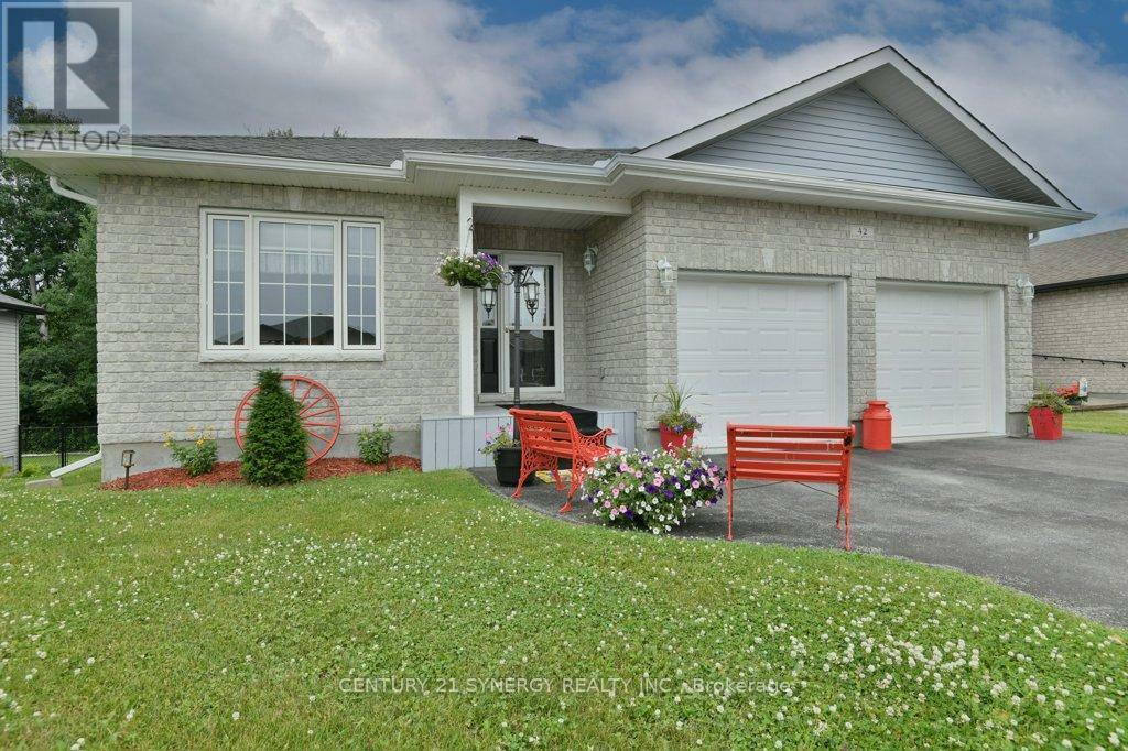 42 Code Crescent  Smiths Falls ON K7A 0A9 photo