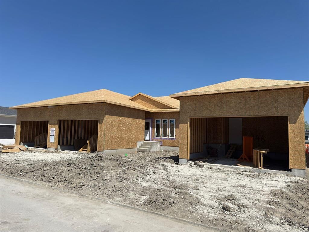 Property Photo: 804 Manitoba Avenue MB R1A 2C9