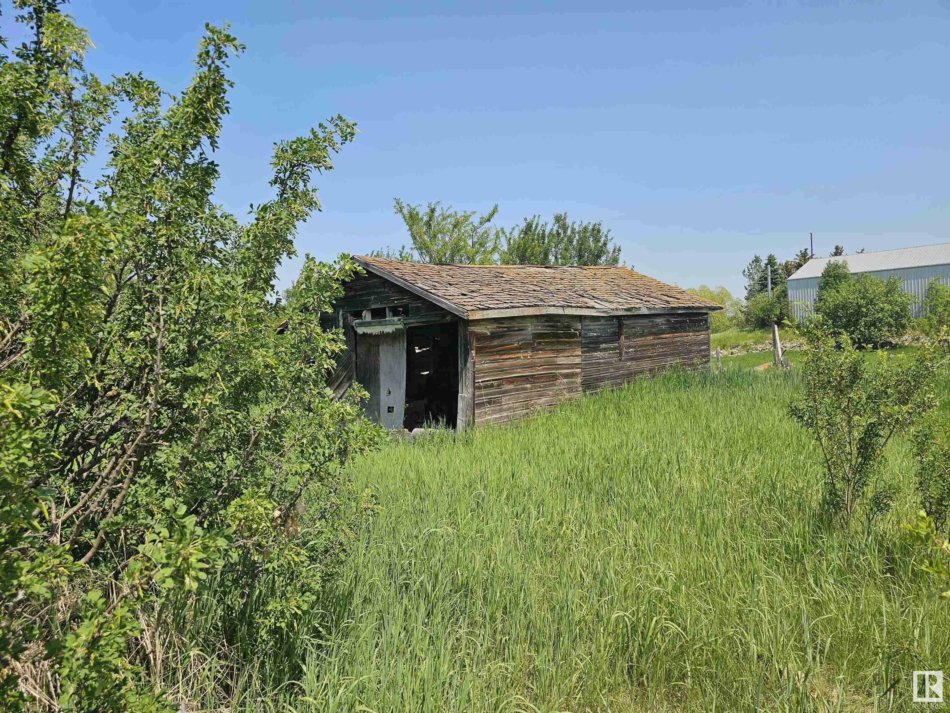 Property Photo:  6003 49 Street  AB T0B 4J0 