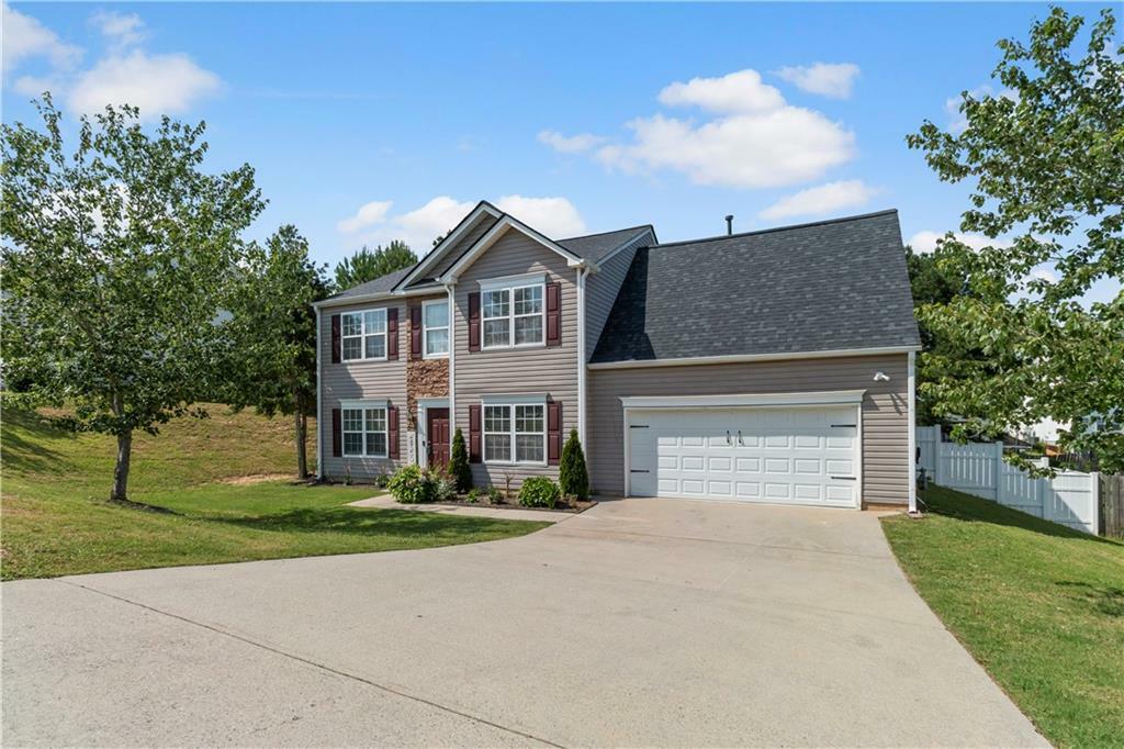 Property Photo: 1644 Royal Ives Drive GA 30045