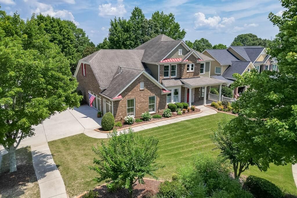 Property Photo: 7405 Brookstone Way GA 30542
