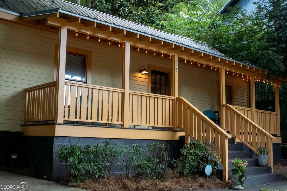 Property Photo: 395 Cleveland Avenue GA 30601