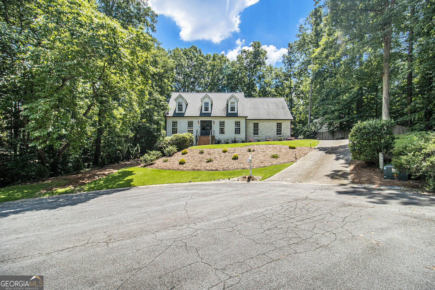 Property Photo: 186 Fernleaf Lane Lane GA 30068