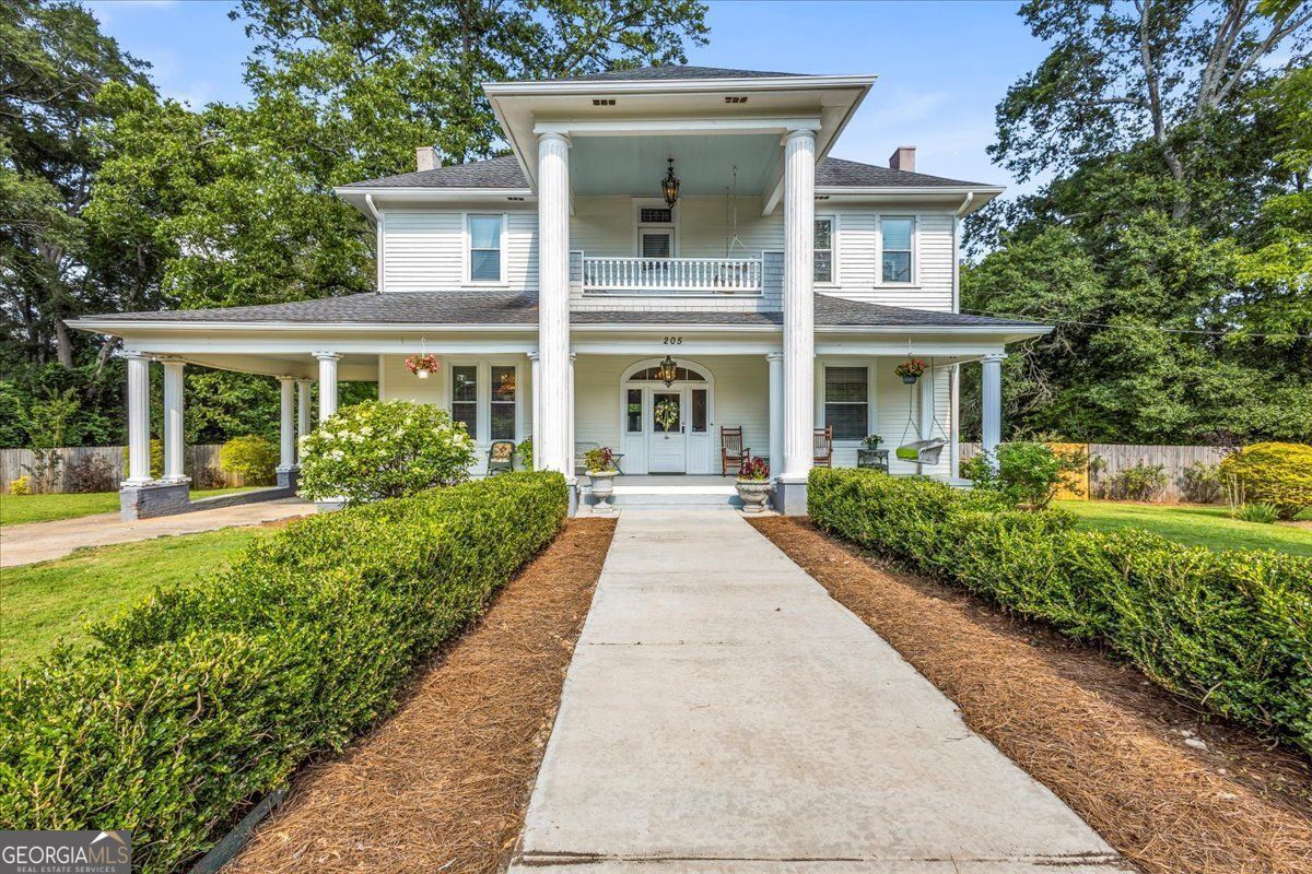 Property Photo:  205 Cobb Street  GA 30268 
