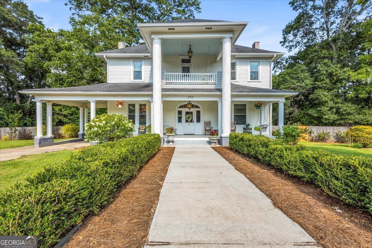 Property Photo:  205 Cobb Street  GA 30268 