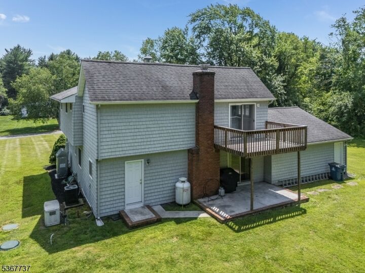 Property Photo:  4 Orchid Place  NJ 08833 