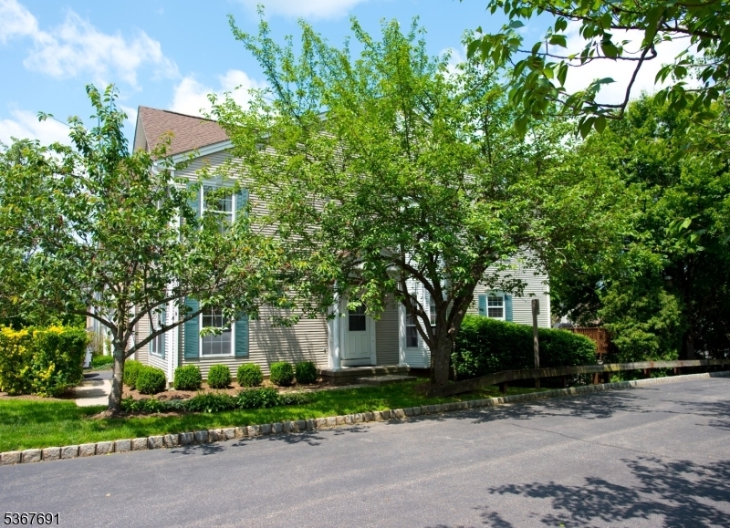 Property Photo: 425 Diablo Ct NJ 07430