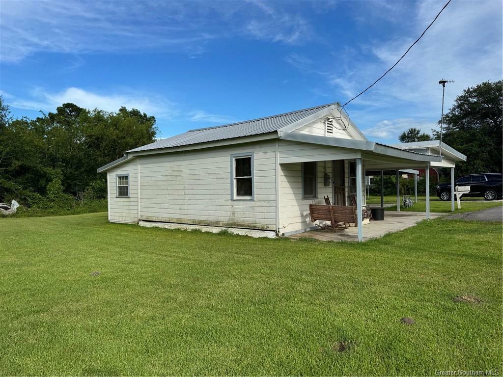 Property Photo: 442 Armistead Lane LA 70611