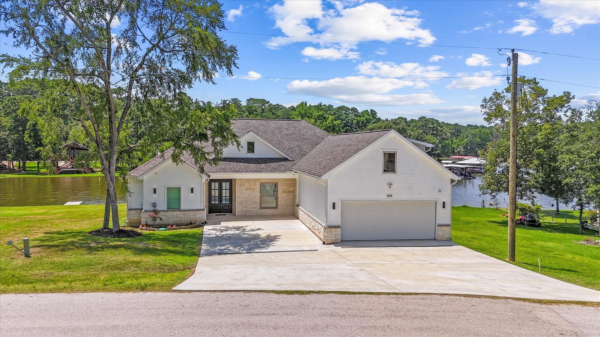 Property Photo: 305 Twin Magnolia TX 77360