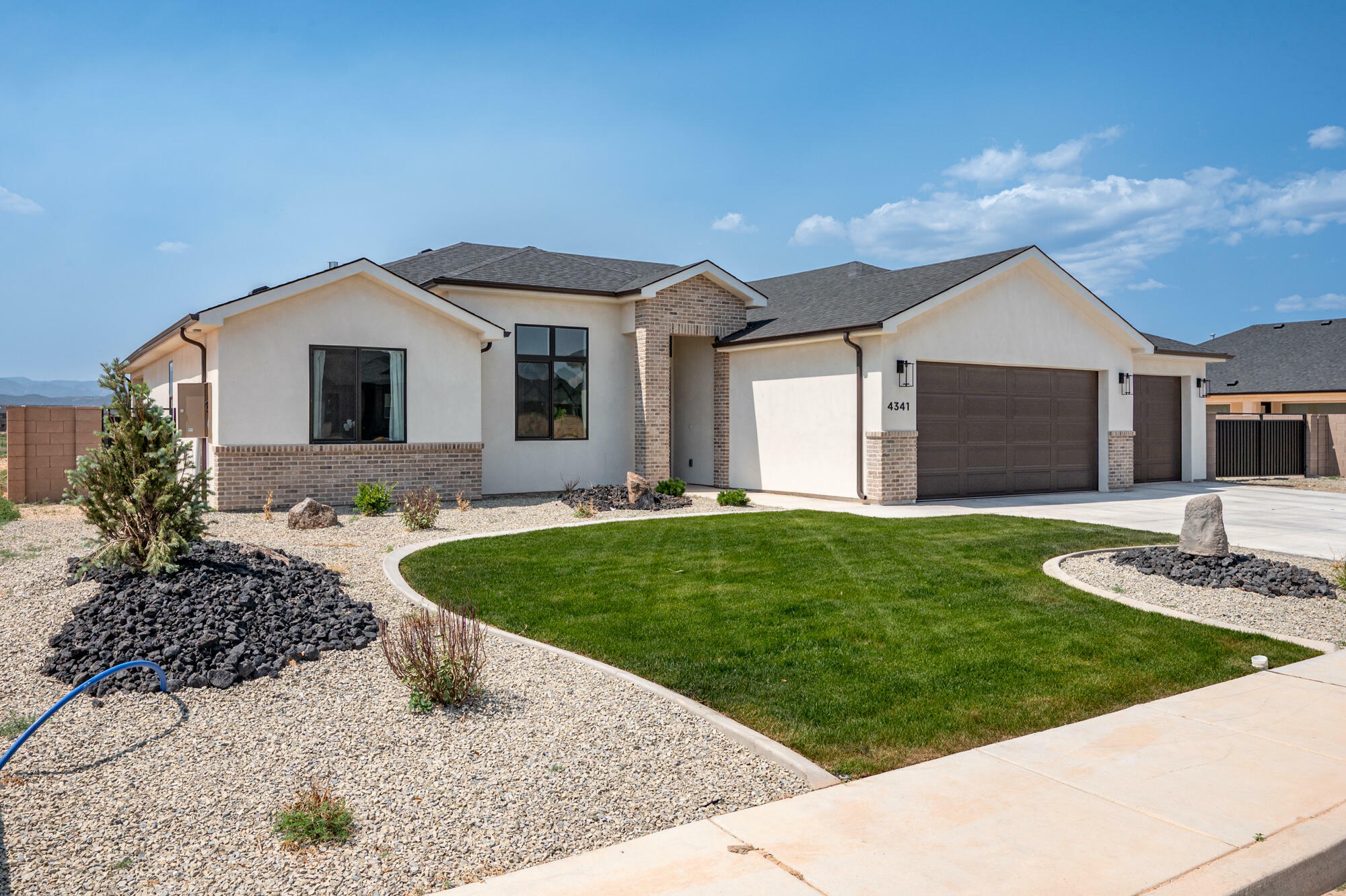 Property Photo:  4341 W 200 N Cir  UT 84720 
