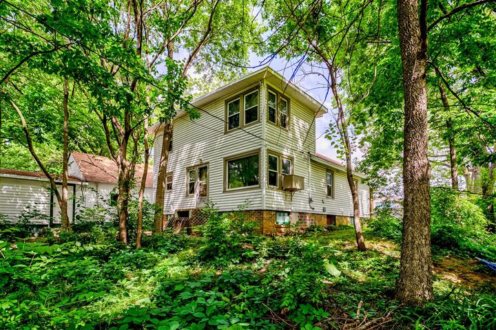 Property Photo: 213 S Wilmoth Avenue IA 50014