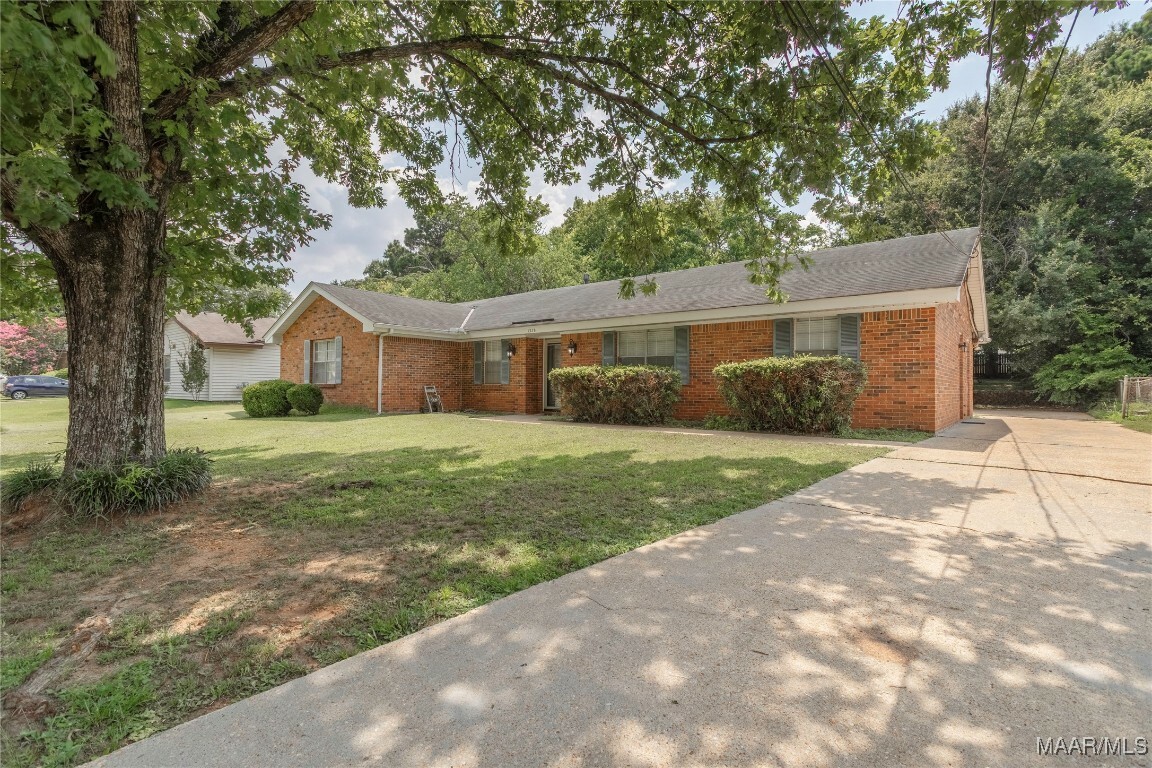 Property Photo: 1219 Hillman Street AL 36109