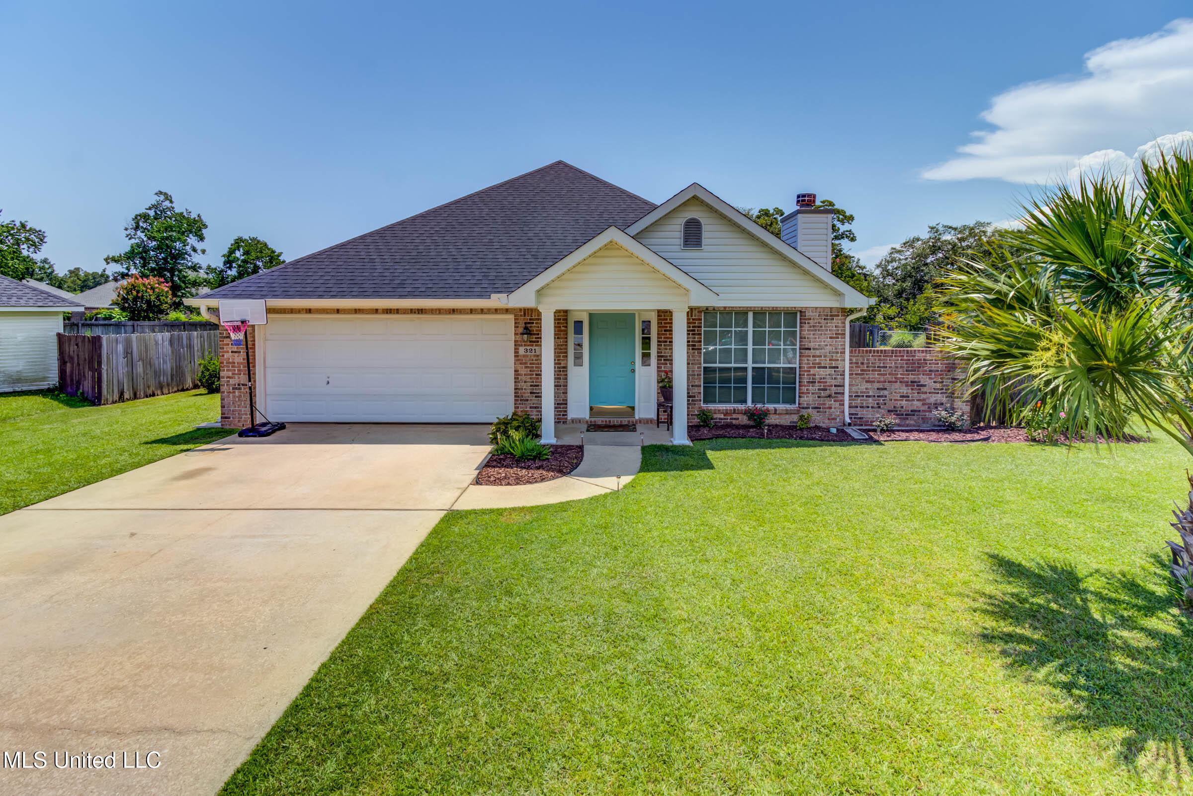 Property Photo: 321 Woodcrest Drive MS 39560