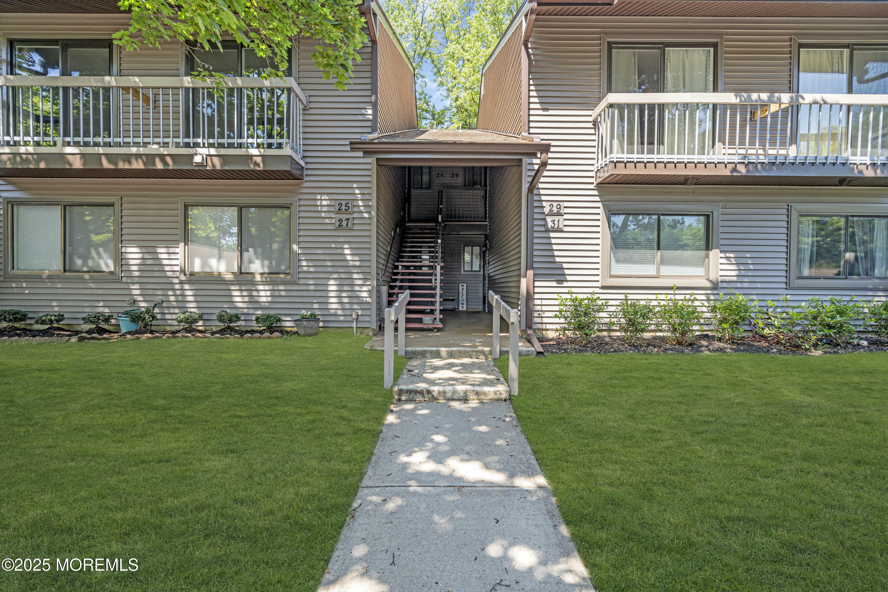 25 Claremont Court  Red Bank NJ 07701 photo
