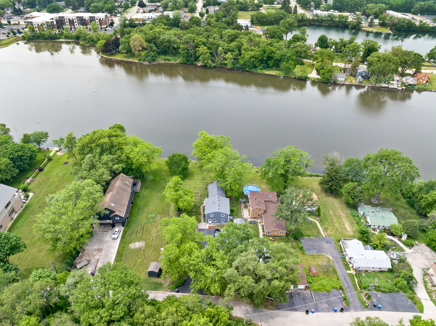 Property Photo: 550 N Center Street IL 60177