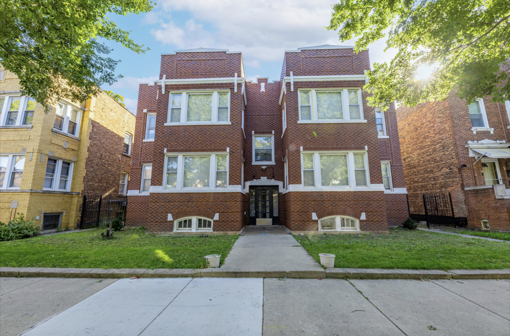 Property Photo: 6605 S Rockwell Street 2N IL 60629