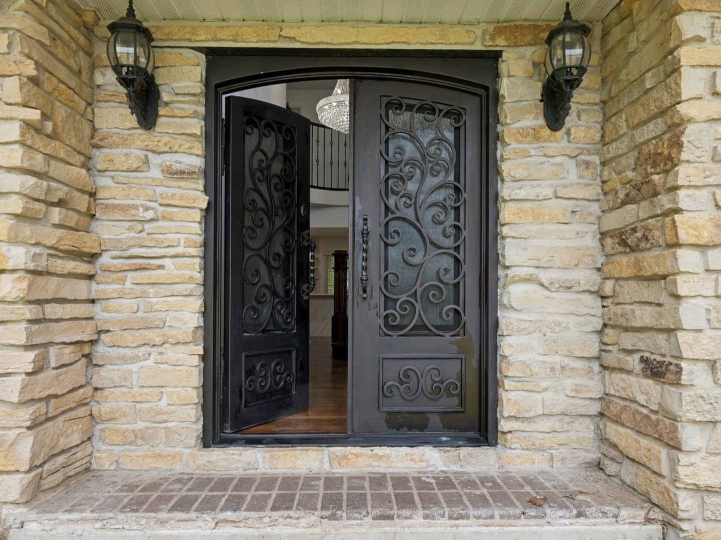 Property Photo: 349 Spring Creek Road IL 60010