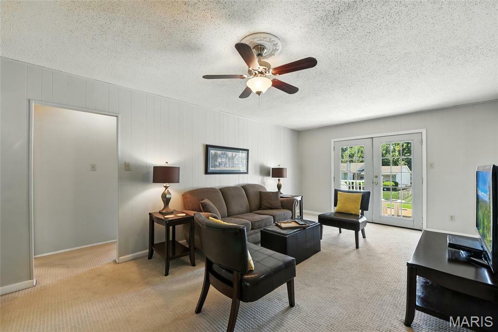 Property Photo: 542 White Birch Way MO 63042