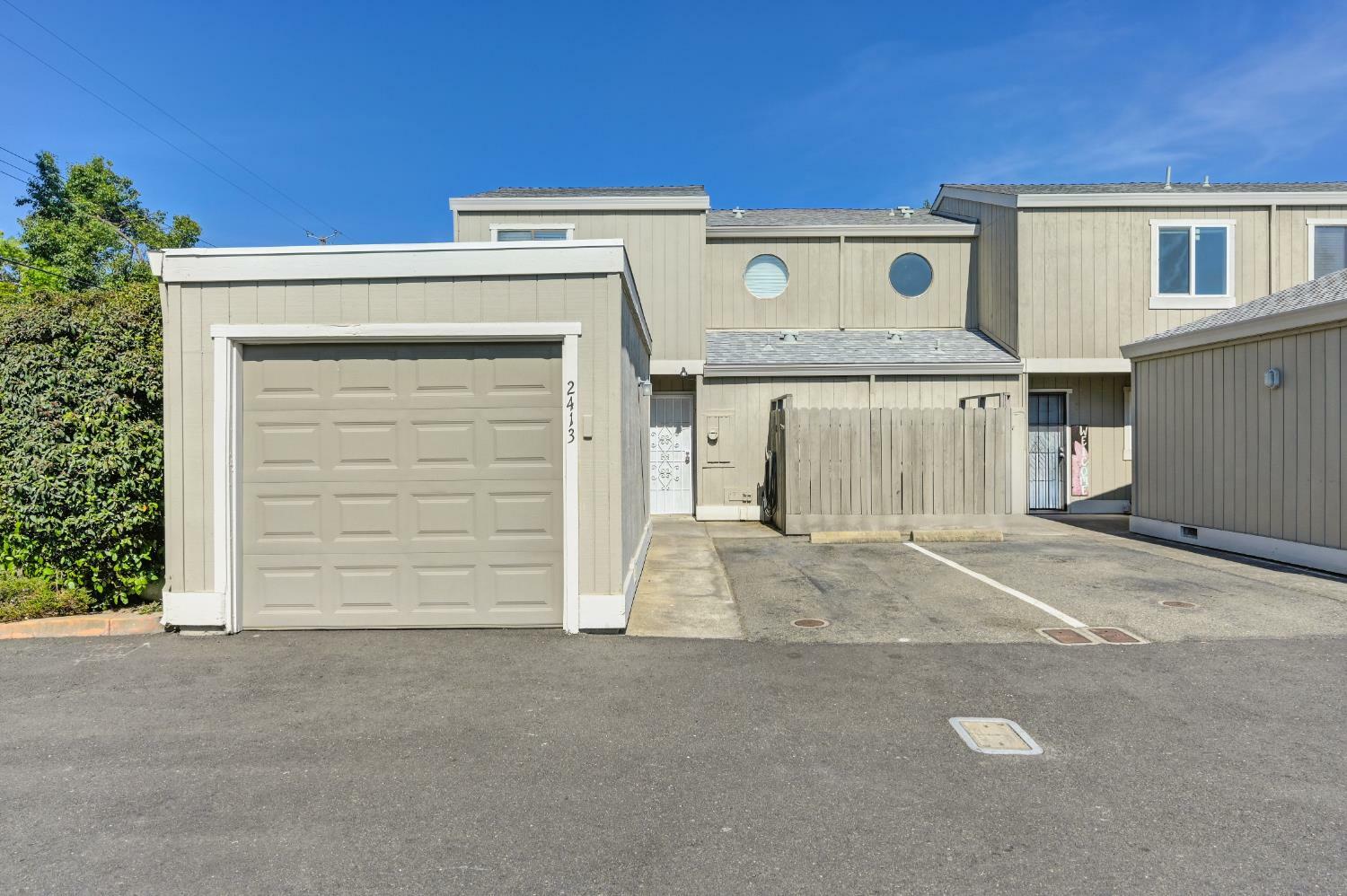Property Photo: 2413 Post Oak Lane CA 95825