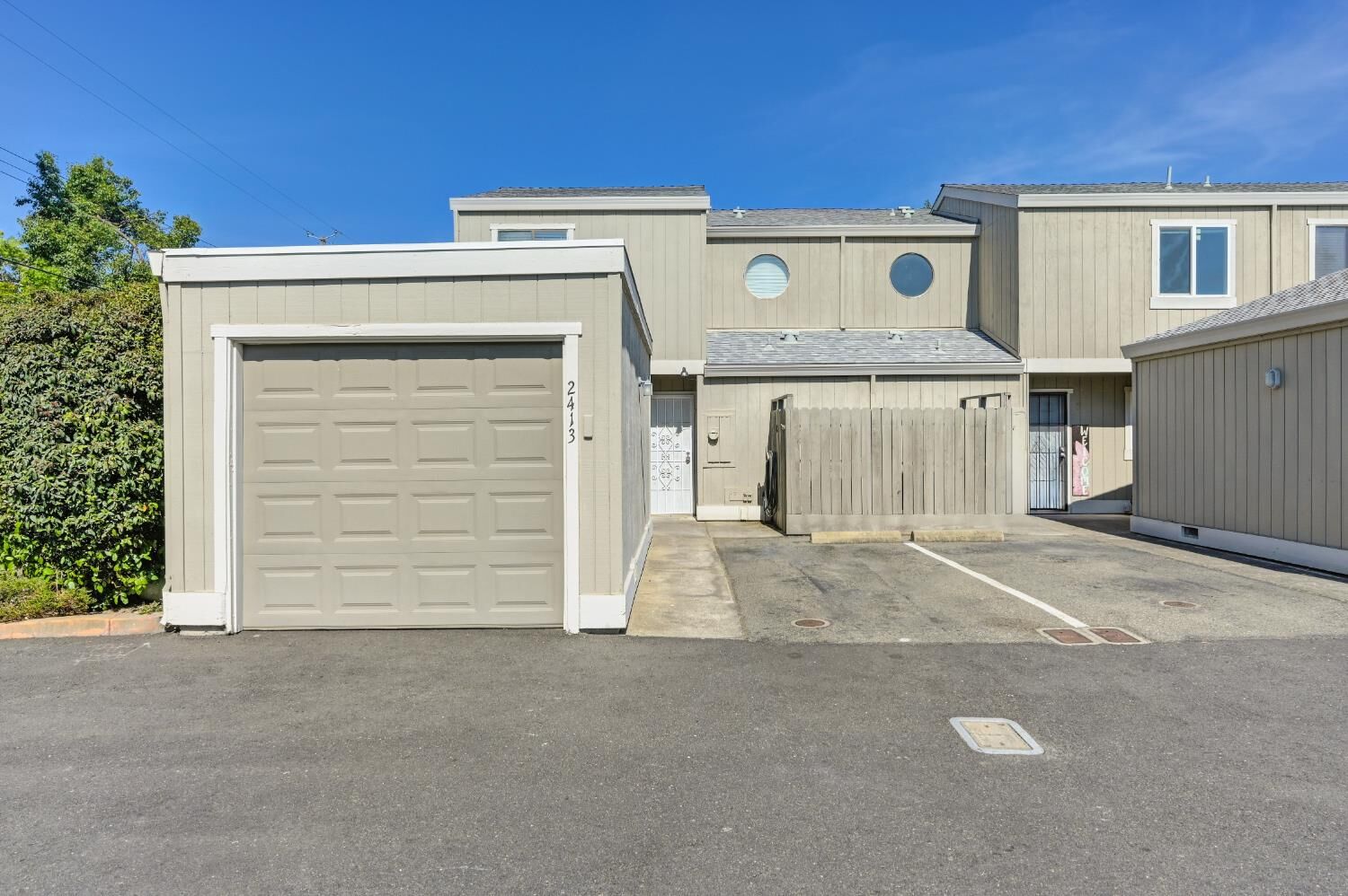 Property Photo: 2413 Post Oak Lane CA 95825