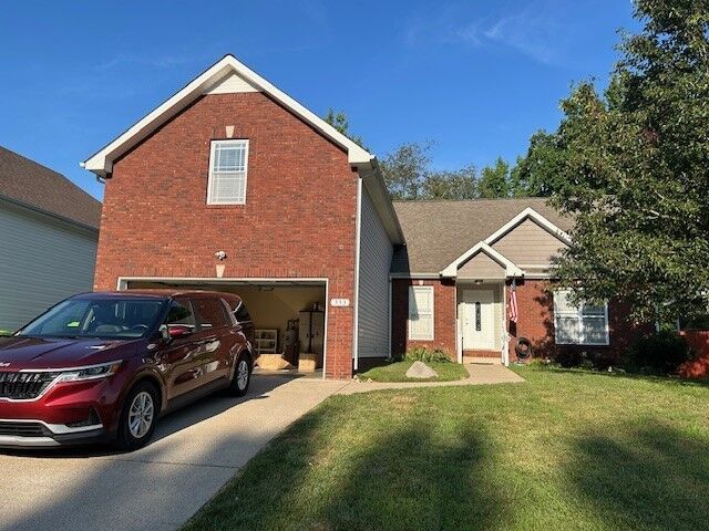 Property Photo: 553 Parkvue Village Way TN 37043