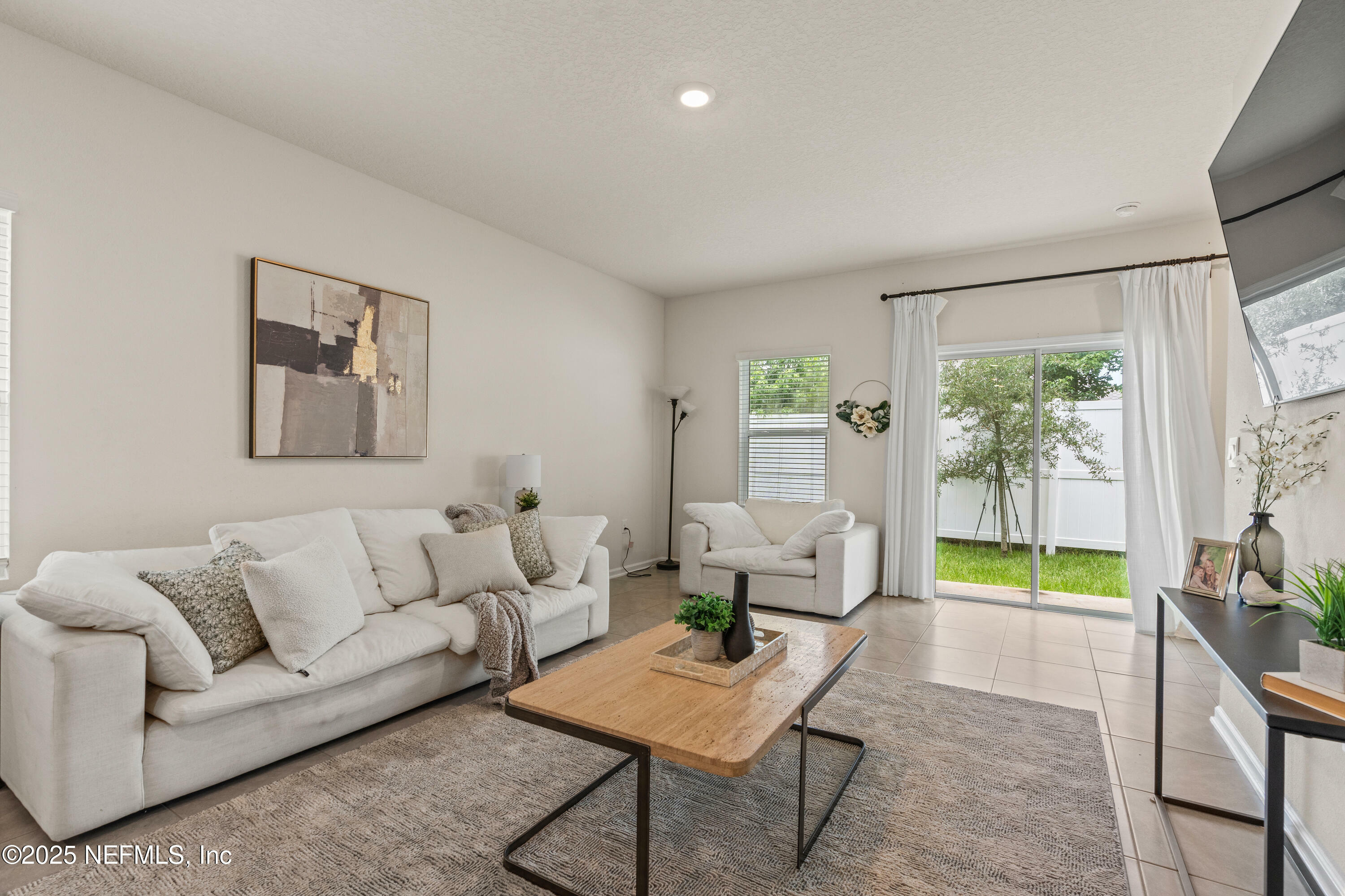 Property Photo: 891 Observatory Parkway FL 32218