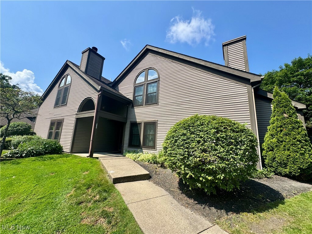 3840 Northwoods Court NE 2  Warren OH 44483 photo