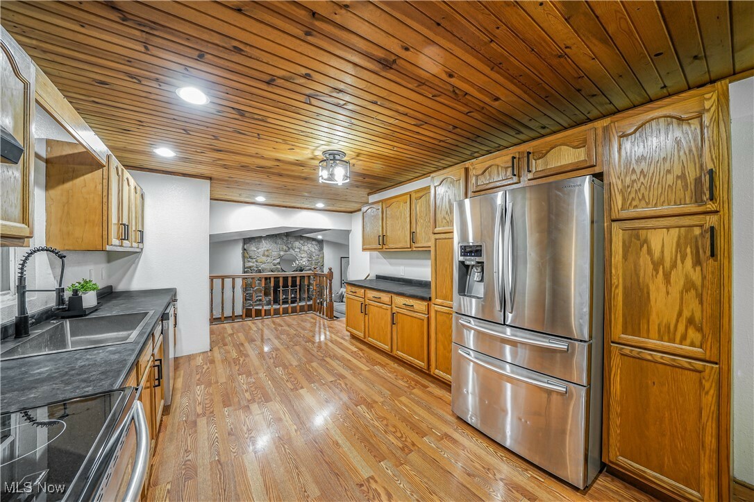 Property Photo: 4869 Phillips Rice Road OH 44410