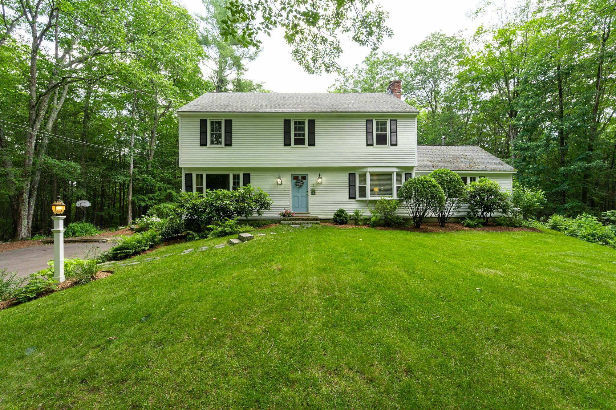 Property Photo:  28 Woodland Drive  NH 03031 