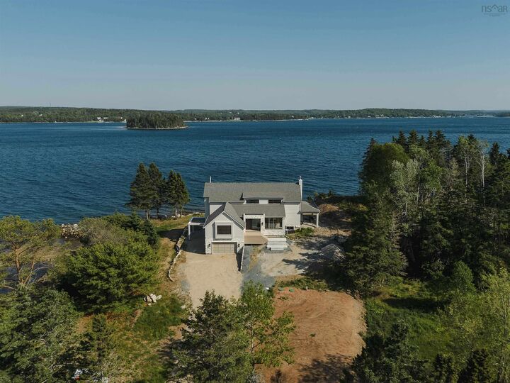 7026 St Margarets Bay Road — photo 1