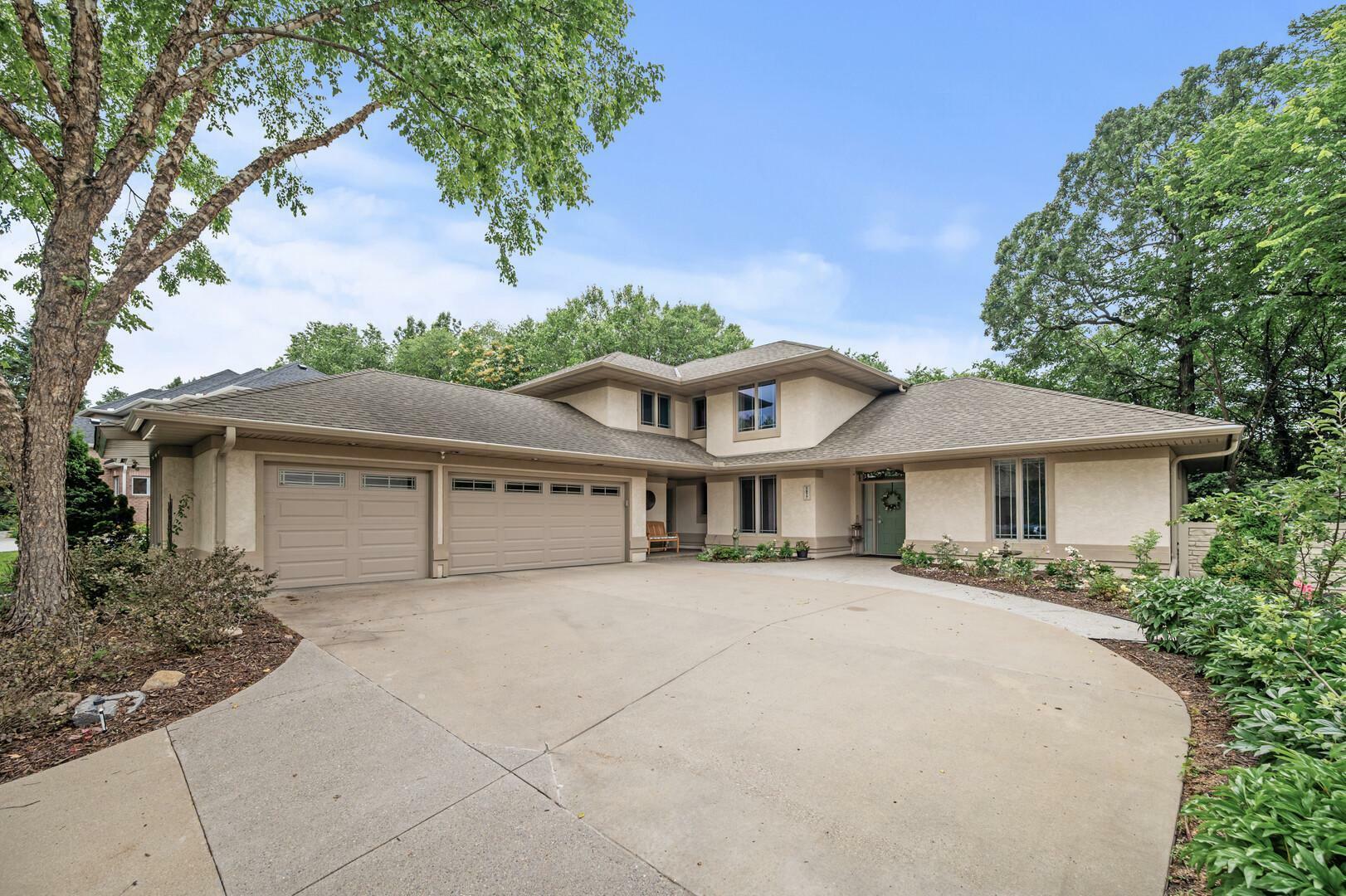 Property Photo: 5877 Bradbury Court MN 55076