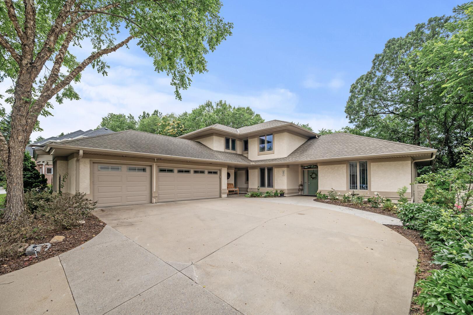 Property Photo: 5877 Bradbury Court MN 55076