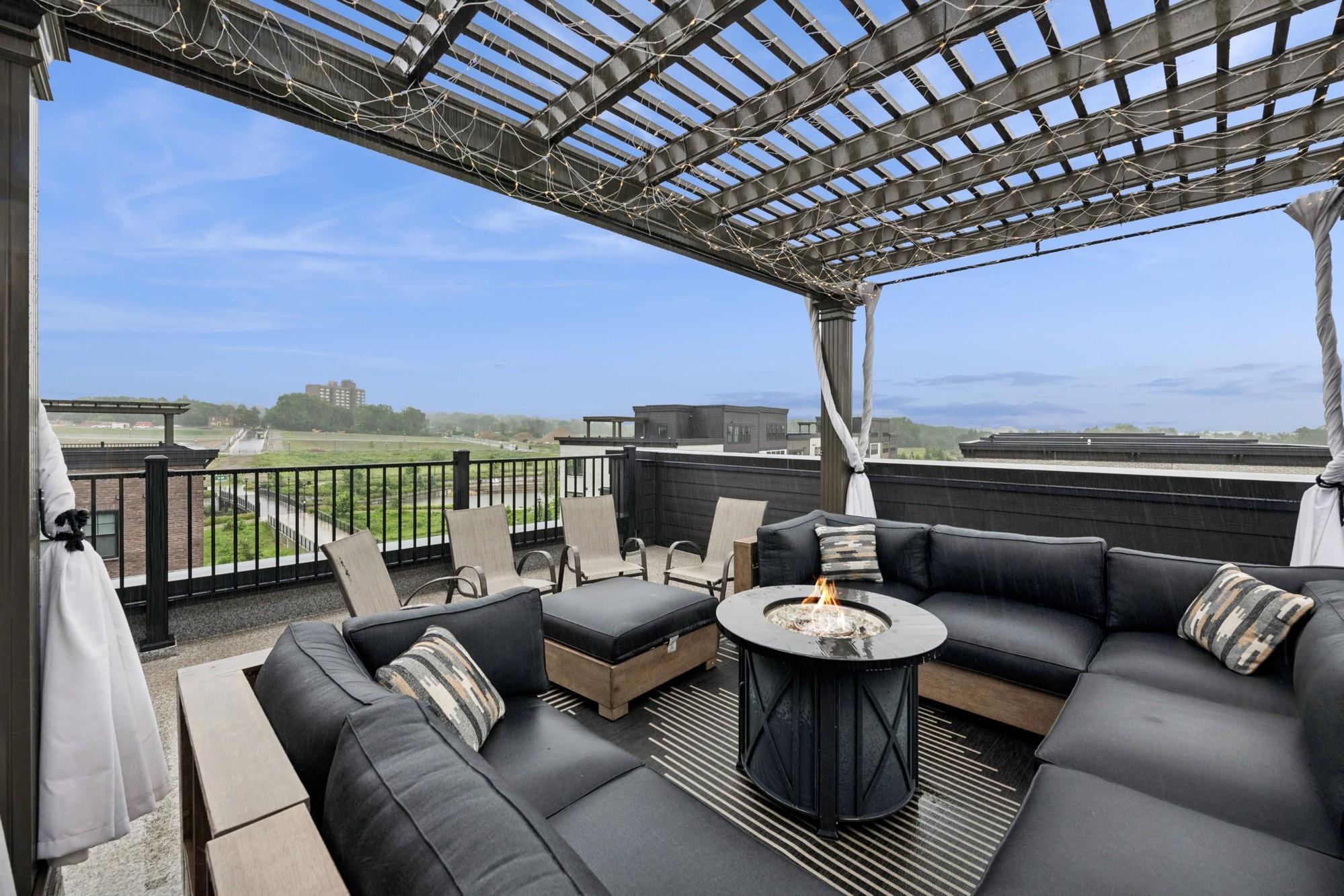 Property Photo: 870 Mount Curve Boulevard N MN 55116