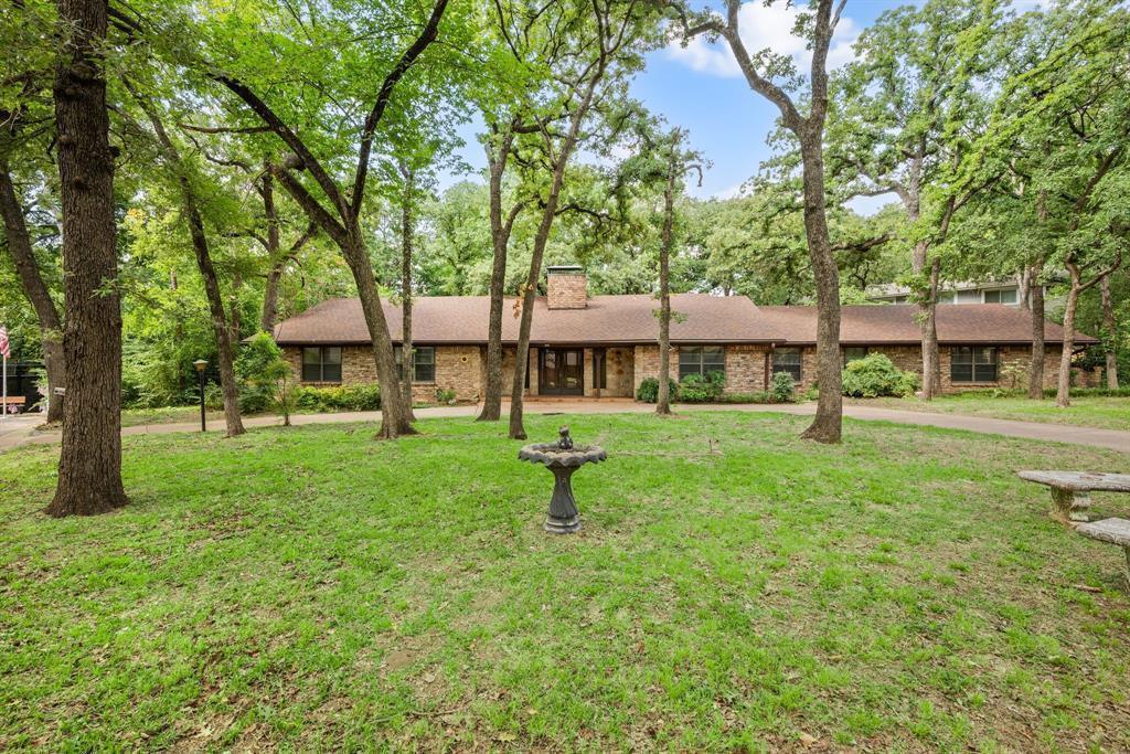Property Photo: 1502 Pebble Creek Drive TX 76040