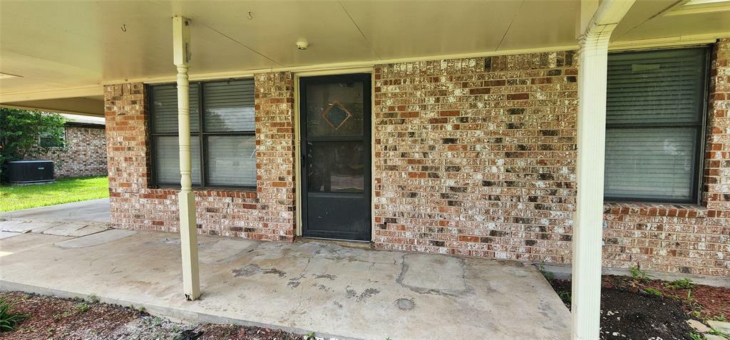 Property Photo: 717 Contour Drive TX 76667