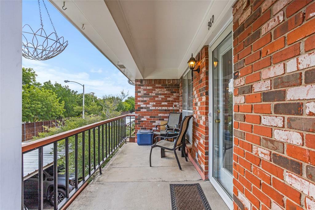 Property Photo: 960 Roaring Springs Road 960 TX 76114