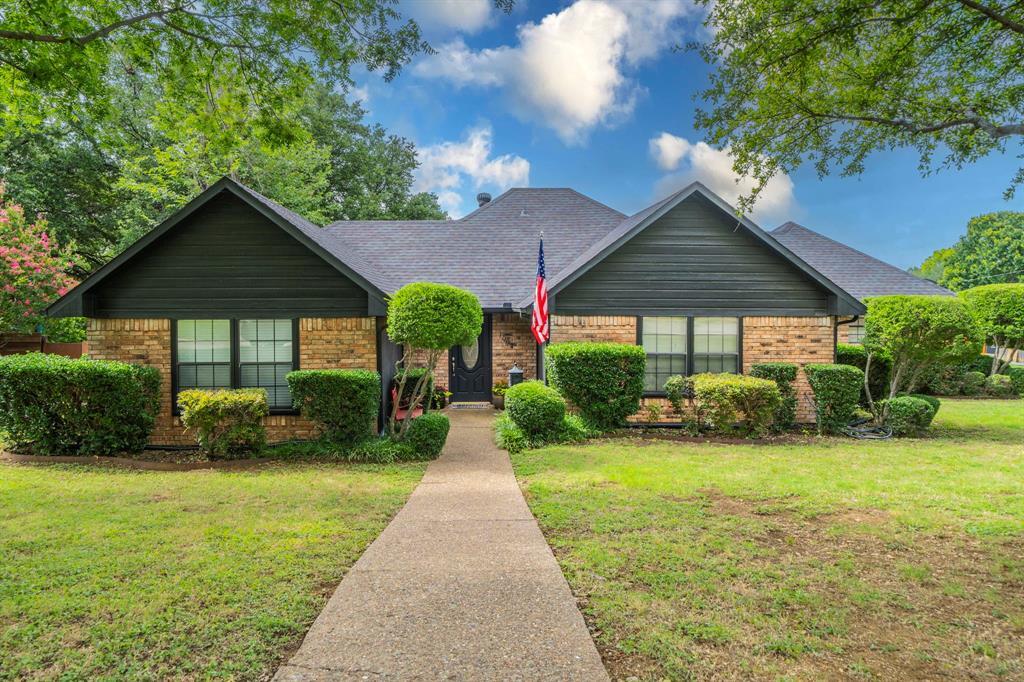 Property Photo: 1002 Capetown Drive TX 75050