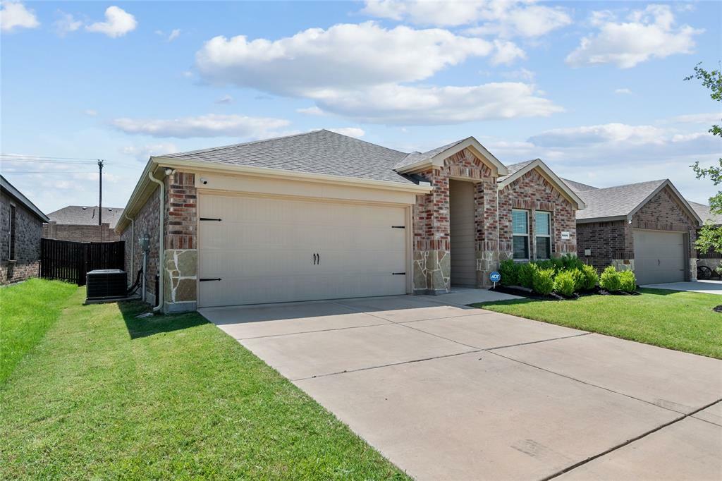 Property Photo: 8008 Gallup Avenue TX 76227