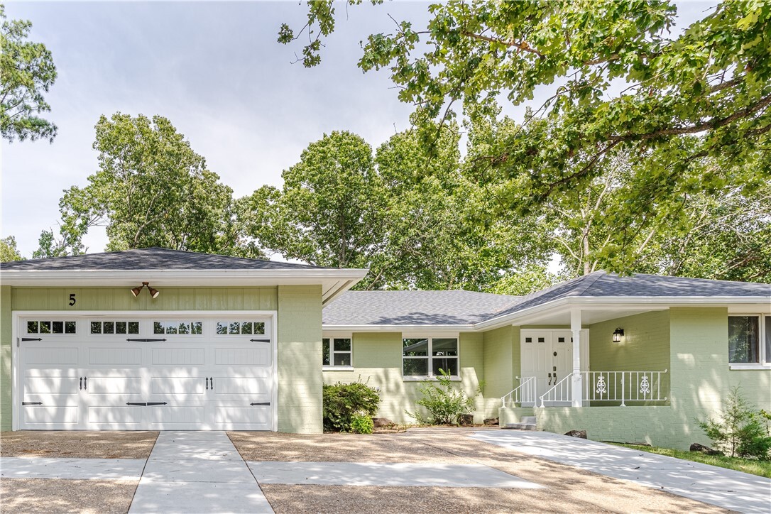 Property Photo: 5 Abingdon Lane AR 72715
