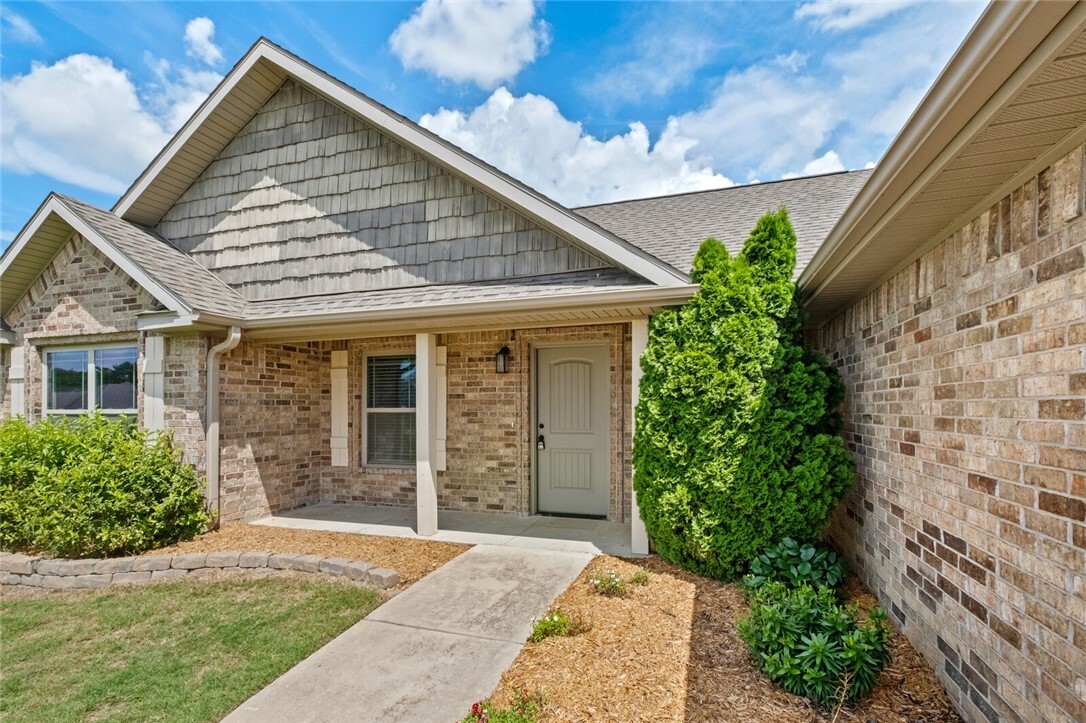 Property Photo: 816 Custer Street AR 72753