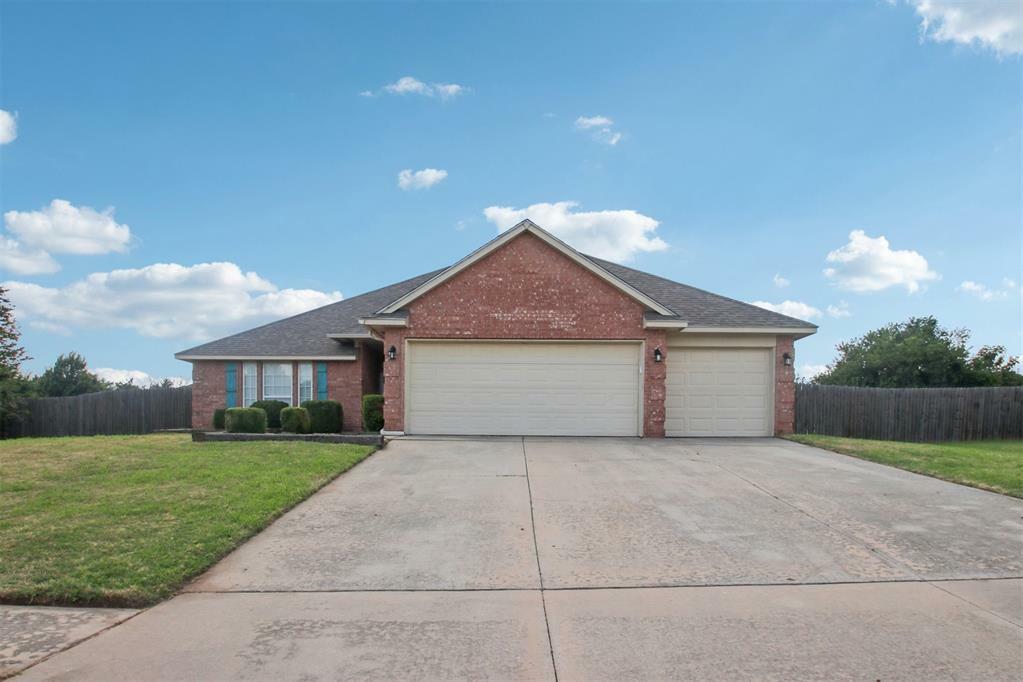 Property Photo:  4605 Mackenzie Drive  OK 73160 