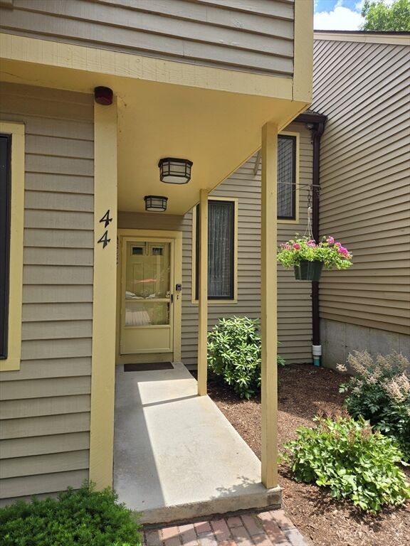 Property Photo:  44 Bentwood Dr 44  MA 01566