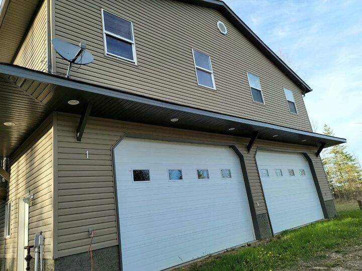 Property Photo:  124 Singer Drive  AB T0P 1J0 