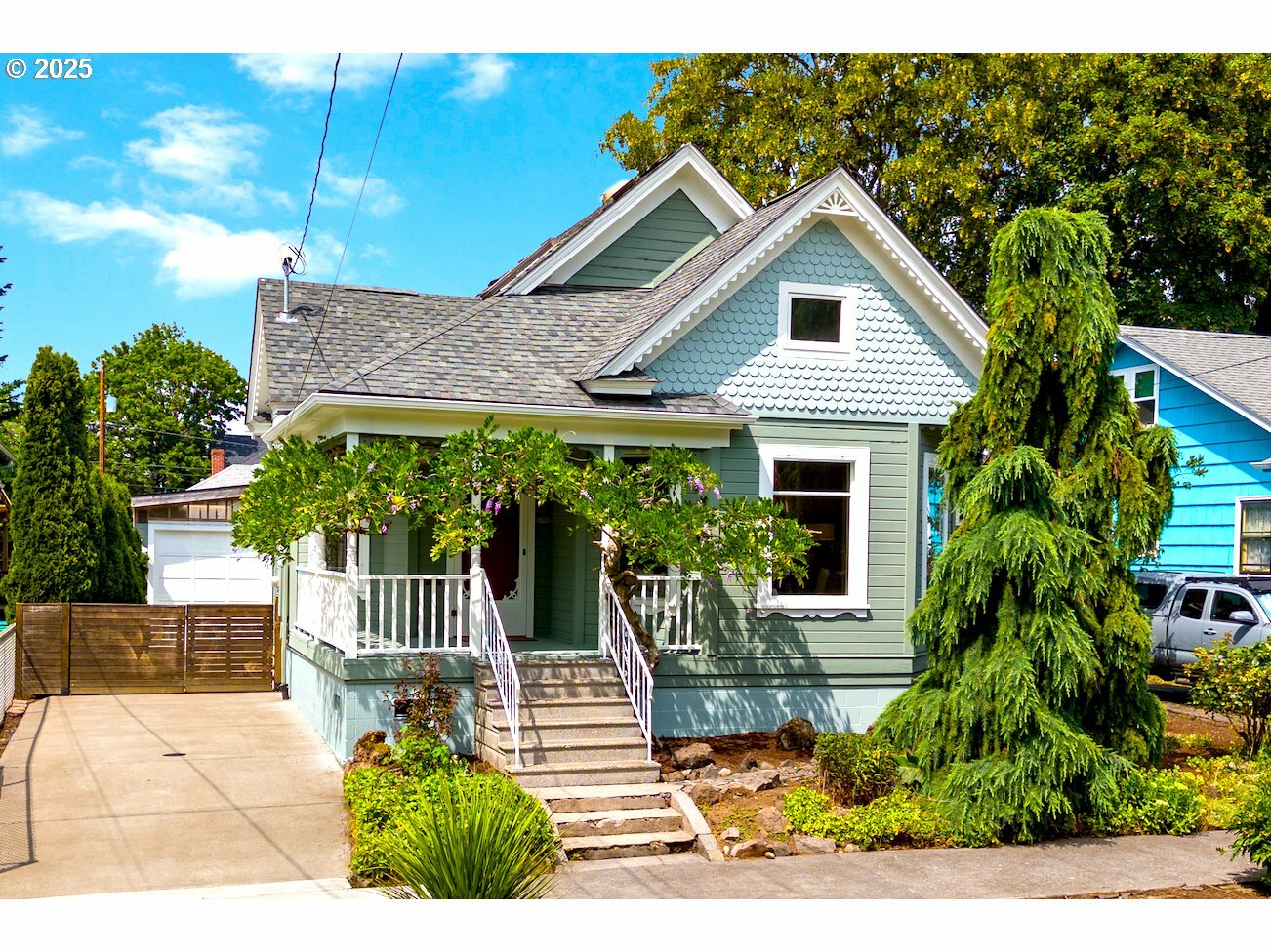 Property Photo: 1905 N Sumner St OR 97217