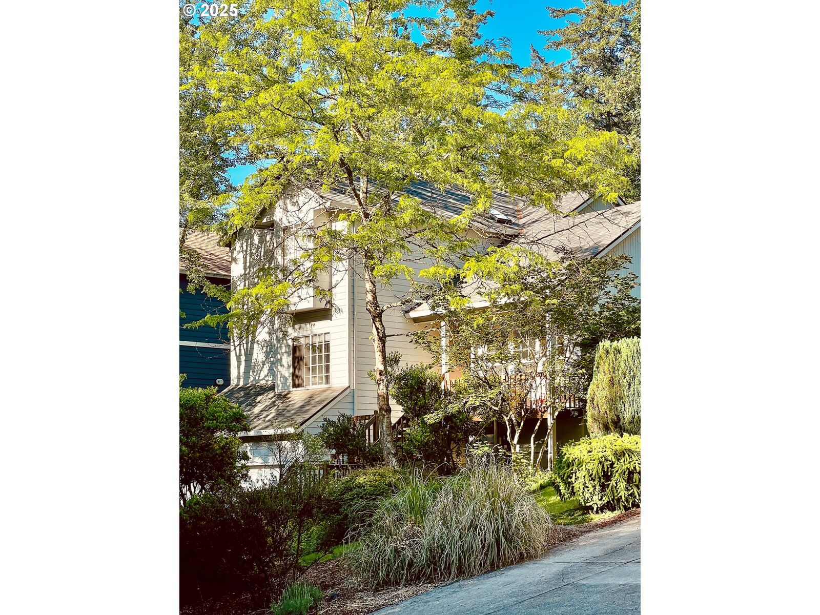 Property Photo: 9436 SW Wood Pkwy OR 97219
