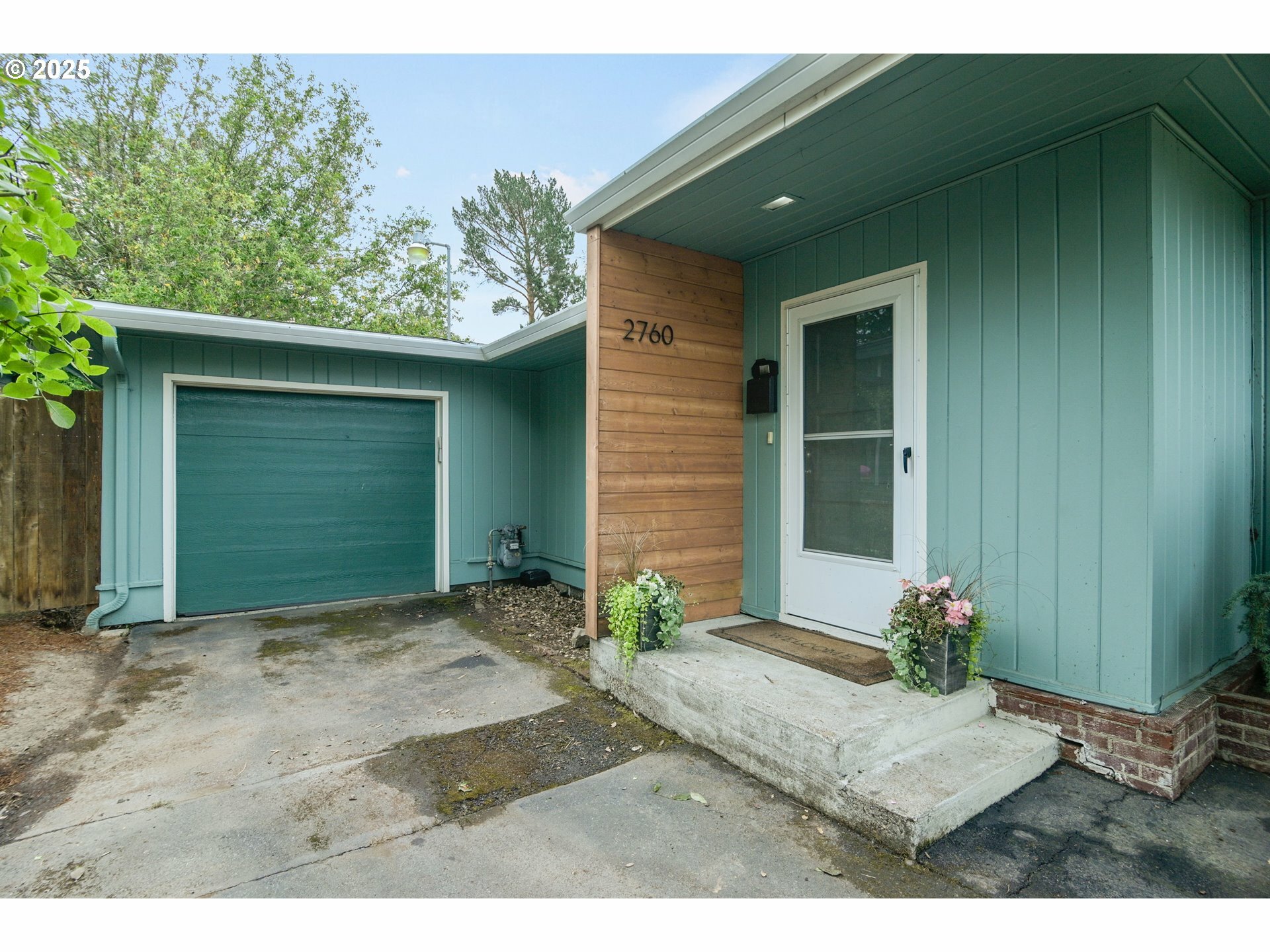 Property Photo:  2760 SW 123rd Ave  OR 97005 